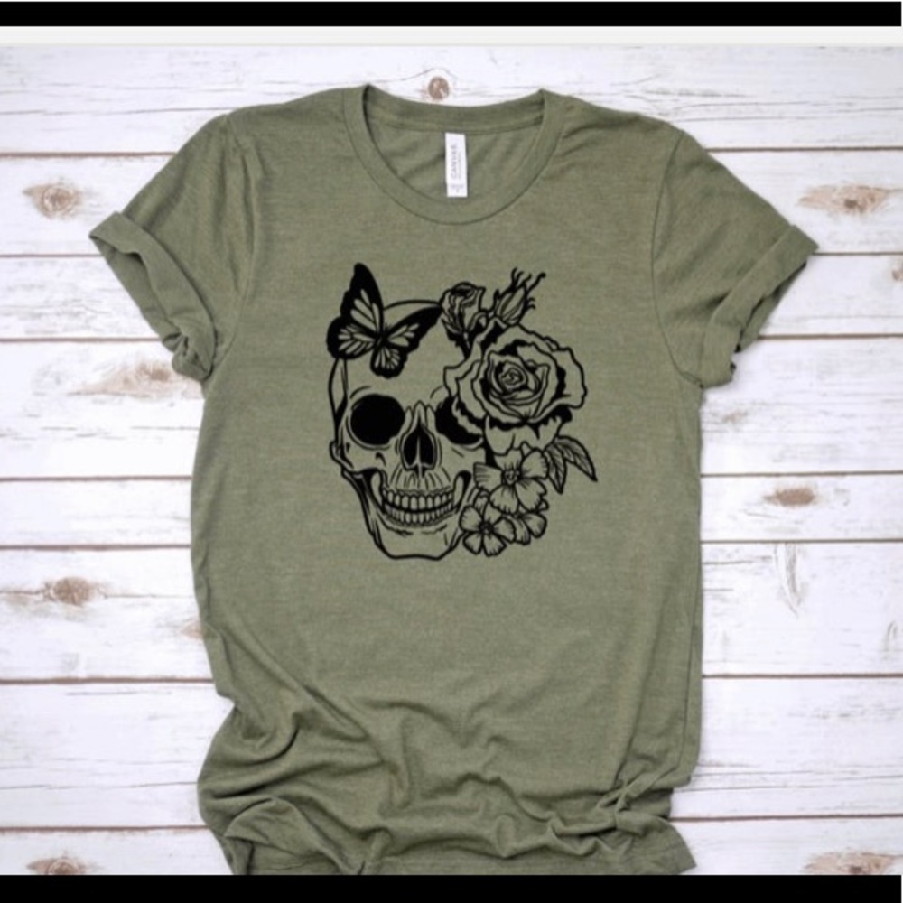 Women’s skull shirt